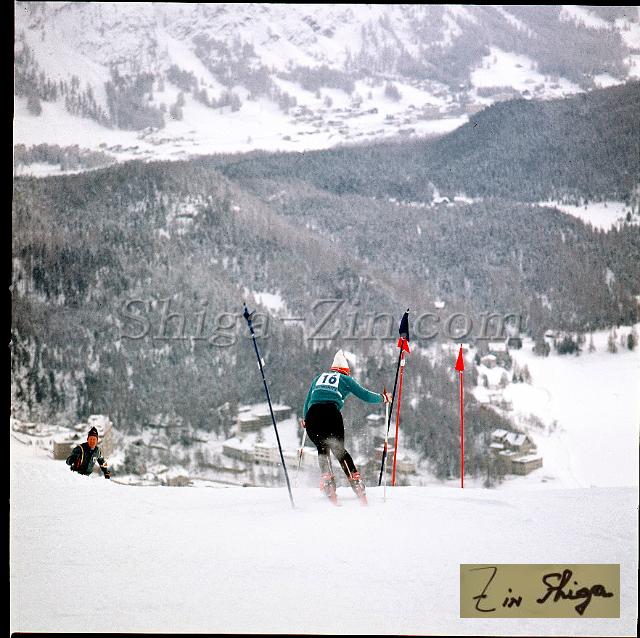 r0000120012.jpg