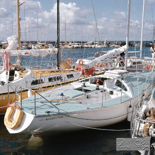 r0000172105.jpg